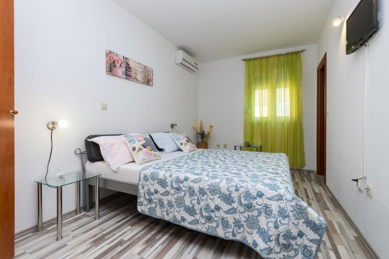 Apartments And Rooms With Parking Space Grebastica, Sibenik - 17831 Ngoại thất bức ảnh