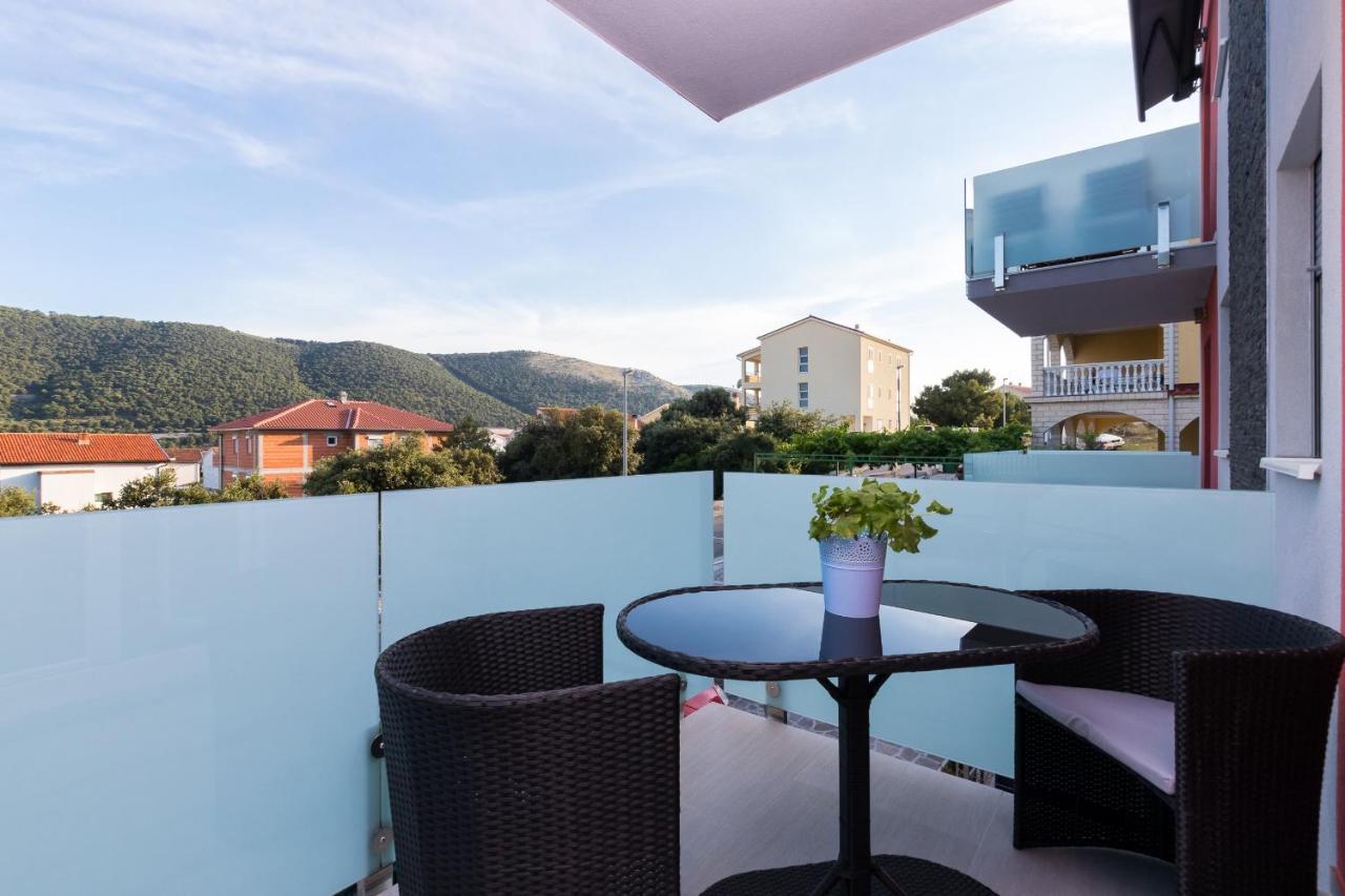Apartments And Rooms With Parking Space Grebastica, Sibenik - 17831 Ngoại thất bức ảnh