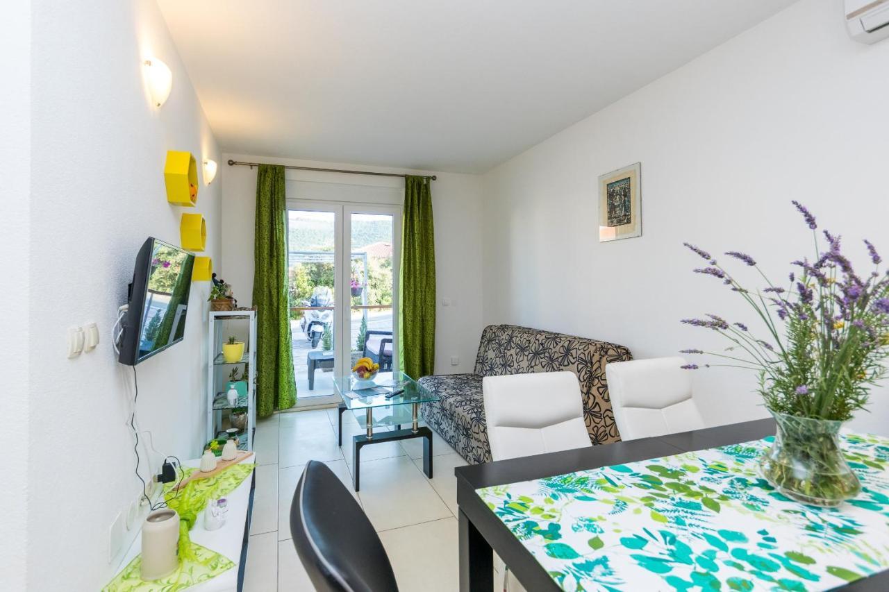 Apartments And Rooms With Parking Space Grebastica, Sibenik - 17831 Ngoại thất bức ảnh