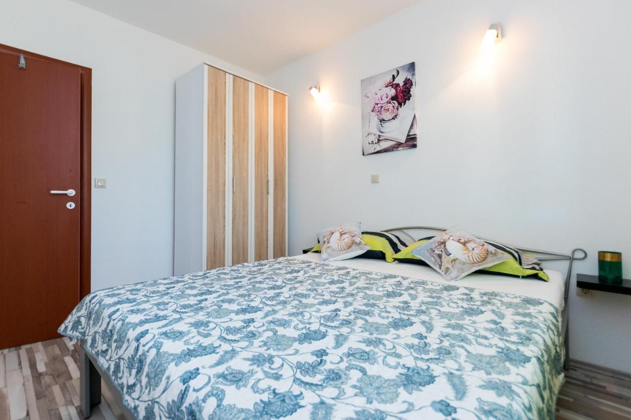 Apartments And Rooms With Parking Space Grebastica, Sibenik - 17831 Ngoại thất bức ảnh