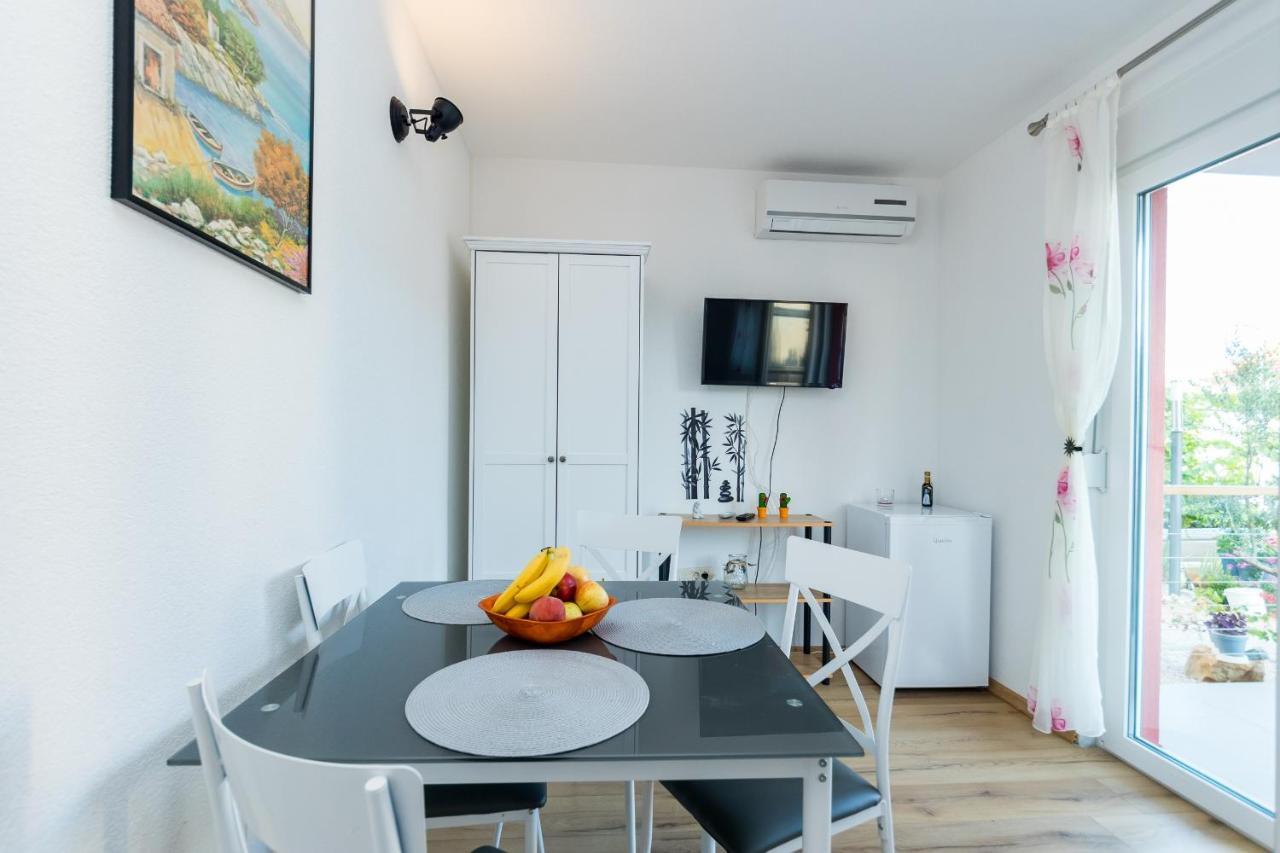 Apartments And Rooms With Parking Space Grebastica, Sibenik - 17831 Ngoại thất bức ảnh